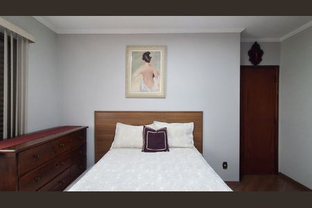 Apartamento à venda com 120m², 3 quartos e 2 vagasQuarto 2