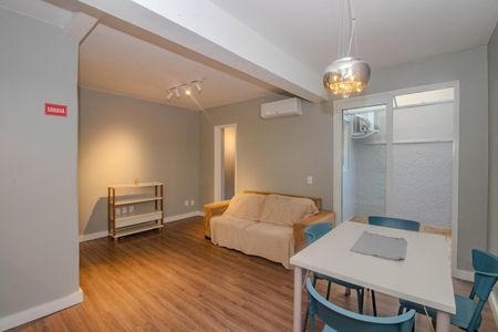 Sala de apartamento para alugar com 2 quartos, 39m² em Petrópolis, Porto Alegre