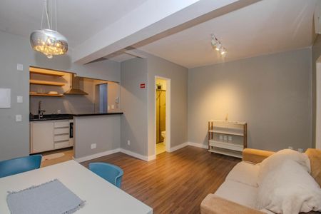 Sala de apartamento para alugar com 2 quartos, 39m² em Petrópolis, Porto Alegre