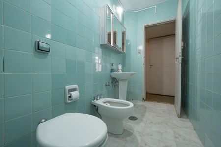 Apartamento à venda com 158m², 3 quartos e 1 vaga Apartamento à venda com 158m², 3 quartos e 1 vagaBanheiro 2