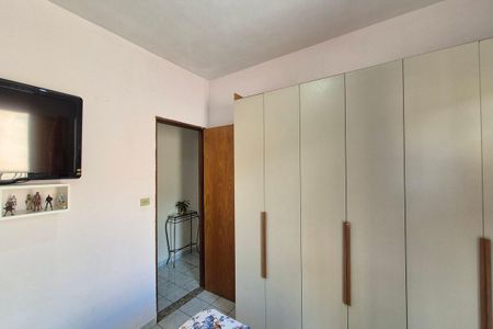 Casa à venda com 121m², 3 quartos e 5 vagasQuarto 2 