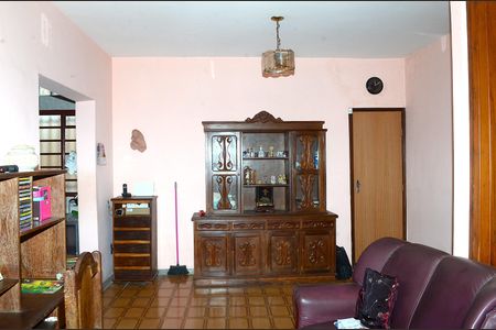 Sala de casa à venda com 2 quartos, 360m² em Goiânia, Belo Horizonte