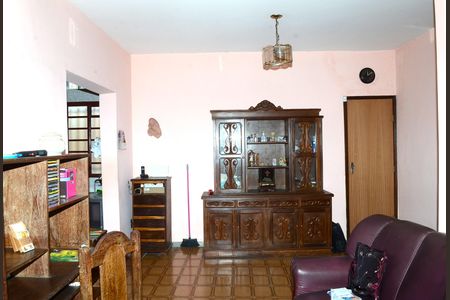 Casa à venda com 360m², 4 quartos e 3 vagasSala