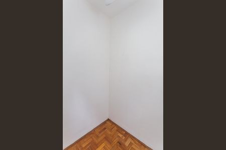 Apartamento à venda com 70m², 2 quartos e sem vaga Apartamento à venda com 70m², 2 quartos e sem vagaQuarto de Serviço
