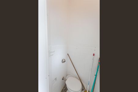 Apartamento à venda com 70m², 2 quartos e sem vaga Apartamento à venda com 70m², 2 quartos e sem vagaBanheiro de serviço