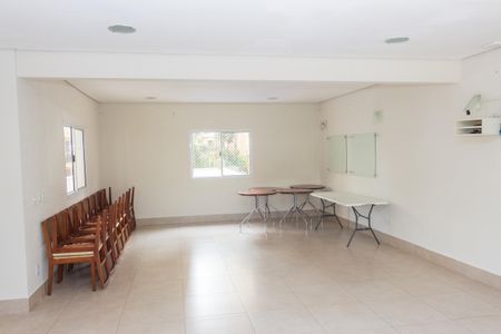 Apartamento para alugar com 45m², 2 quartos e 1 vaga Apartamento para alugar com 45m², 2 quartos e 1 vagaÁrea comum - Salão de festas
