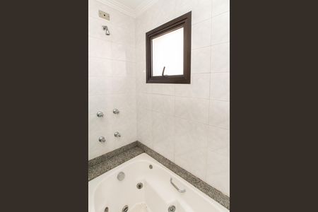 Apartamento para alugar com 117m², 2 quartos e 1 vaga Apartamento para alugar com 117m², 2 quartos e 1 vagaBanheiro da Suíte