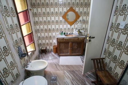 Casa à venda com 200m², 3 quartos e 2 vagasBanheiro da Suíte