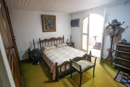 Casa à venda com 200m², 3 quartos e 2 vagasQuarto Suíte