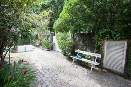 Casa à venda com 200m², 3 quartos e 2 vagasJardim