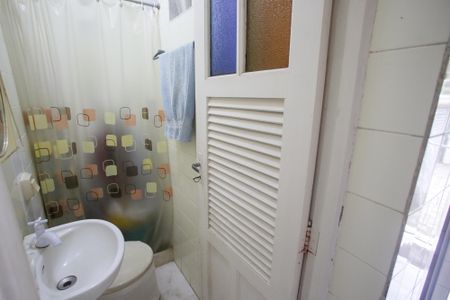 Casa à venda com 200m², 3 quartos e 2 vagasBanheiro de Serviço