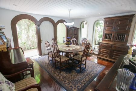 Casa à venda com 200m², 3 quartos e 2 vagasSala de jantar