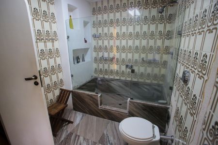Casa à venda com 200m², 3 quartos e 2 vagasBanheiro da Suíte