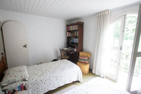 Casa à venda com 200m², 3 quartos e 2 vagasQuarto 2