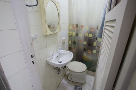 Casa à venda com 200m², 3 quartos e 2 vagasBanheiro de Serviço