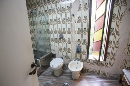 Casa à venda com 200m², 3 quartos e 2 vagasBanheiro da Suíte