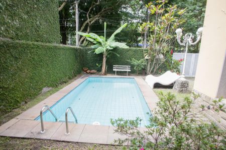 Casa à venda com 200m², 3 quartos e 2 vagasPiscina