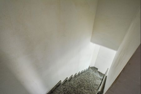 Casa para alugar com 136m², 2 quartos e 3 vagasEscada