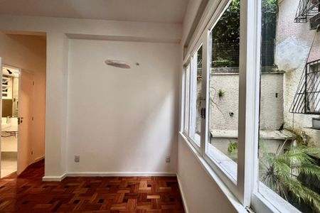 Apartamento à venda com 50m², 2 quartos e sem vaga Apartamento à venda com 50m², 2 quartos e sem vagaSala