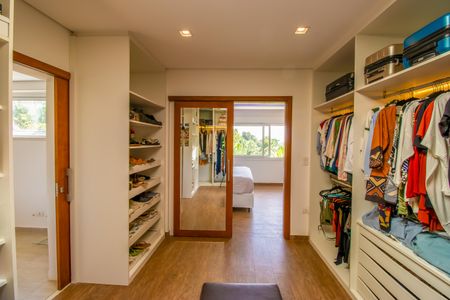 Casa de condomínio para alugar com 660m², 5 quartos e 10 vagasCloset do Quarto 3 - Suíte