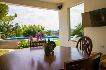 Casa de condomínio para alugar com 660m², 5 quartos e 10 vagasEspaço externo