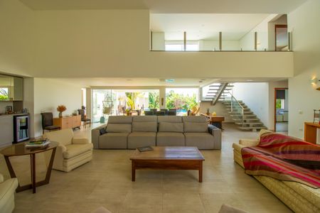 Casa de condomínio para alugar com 660m², 5 quartos e 10 vagasSala