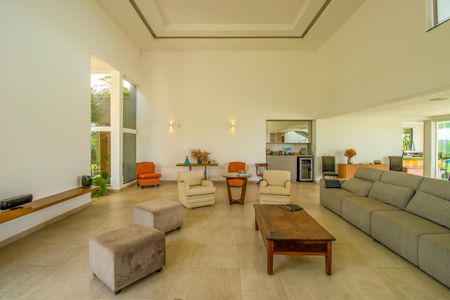 Casa de condomínio para alugar com 660m², 5 quartos e 10 vagasSala