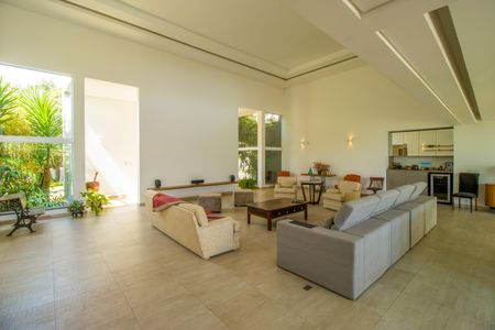 Sala de casa de condomínio para alugar com 5 quartos, 660m² em São Paulo Ii, Cotia