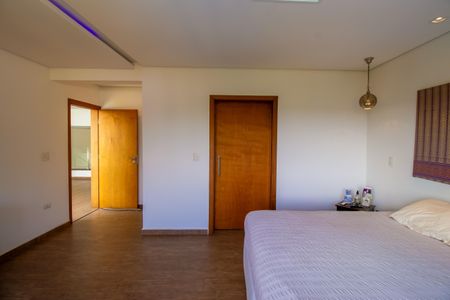 Casa de condomínio para alugar com 660m², 5 quartos e 10 vagasQuarto 3 - Suíte