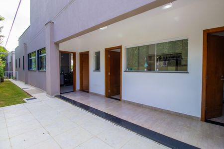 Casa de condomínio para alugar com 660m², 5 quartos e 10 vagasArea Lateral