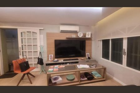 Sala de casa para alugar com 3 quartos, 150m² em Jardim Monte Kemel, São Paulo