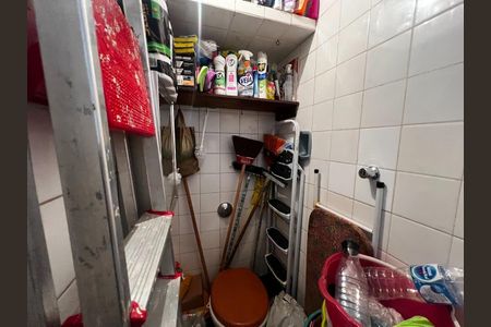 Apartamento à venda com 94m², 3 quartos e sem vaga Apartamento à venda com 94m², 3 quartos e sem vagaBanheiro de serviço