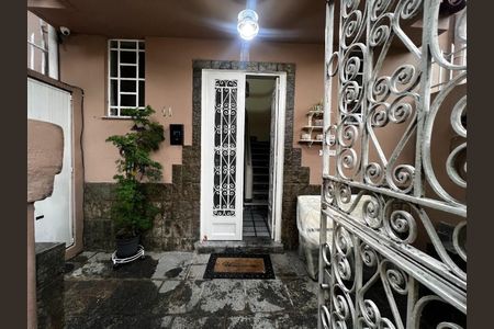 Apartamento à venda com 94m², 3 quartos e sem vaga Apartamento à venda com 94m², 3 quartos e sem vagaHall