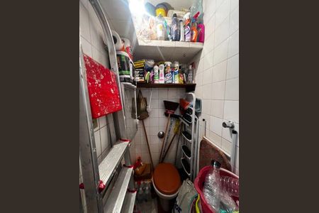 Apartamento à venda com 94m², 3 quartos e sem vaga Apartamento à venda com 94m², 3 quartos e sem vagaBanheiro de serviço