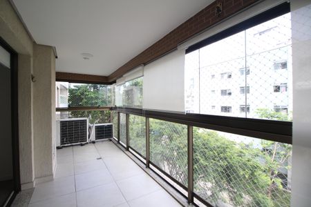 Apartamento para alugar com 94m², 3 quartos e 1 vagaVaranda