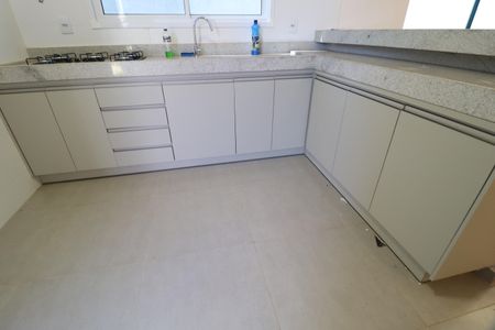 Casa de condomínio para alugar com 81m², 3 quartos e 2 vagasCozinha