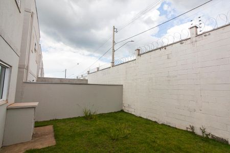 Casa de condomínio para alugar com 80m², 3 quartos e 2 vagasQuintal