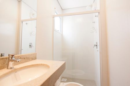 Casa de condomínio para alugar com 80m², 3 quartos e 2 vagasBanheiro da Suite