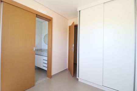 Casa de condomínio para alugar com 81m², 3 quartos e 2 vagasSuíte 2