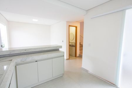 Casa de condomínio para alugar com 80m², 3 quartos e 2 vagasCozinha