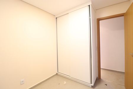 Casa de condomínio para alugar com 81m², 3 quartos e 2 vagasSuíte
