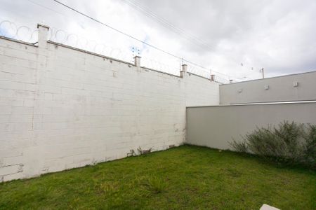 Casa de condomínio para alugar com 80m², 3 quartos e 2 vagasQuintal