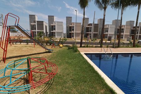 Casa de condomínio para alugar com 81m², 3 quartos e 2 vagasÁrea comum - Playground
