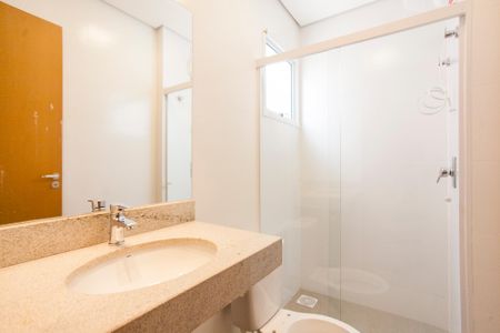 Casa de condomínio para alugar com 80m², 3 quartos e 2 vagasBanheiro da Suite