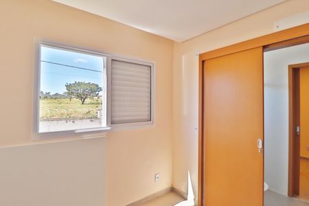 Casa de condomínio para alugar com 81m², 3 quartos e 2 vagasSuíte 2