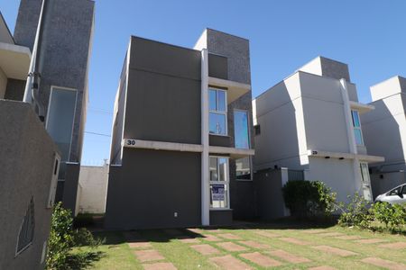 Casa de condomínio para alugar com 81m², 3 quartos e 2 vagasFachada