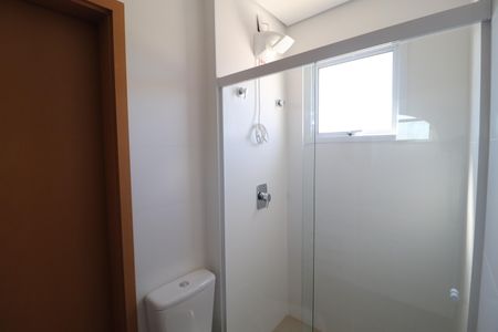 Casa de condomínio para alugar com 81m², 3 quartos e 2 vagasBanheiro da Suíte 1 e 2