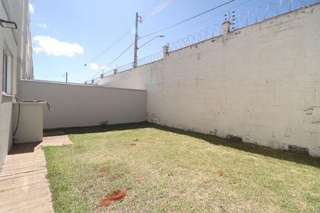 Casa de condomínio para alugar com 81m², 3 quartos e 2 vagasQuintal