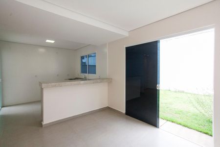 Casa de condomínio para alugar com 80m², 3 quartos e 2 vagasSala