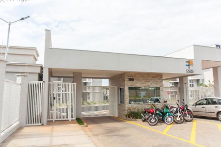 Casa de condomínio para alugar com 80m², 3 quartos e 2 vagasFachada